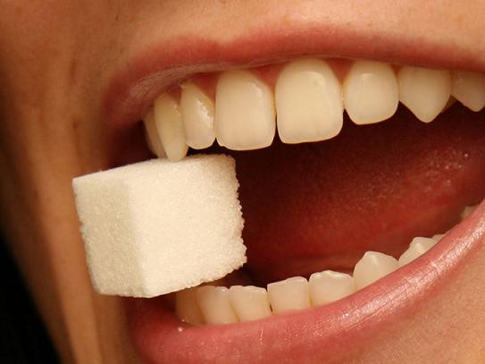 9 Nguyên nhân gây sâu răng phổ biến 1