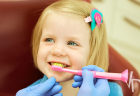Những nguyên nhân khiến răng sữa bị vàng ở trẻ, cha mẹ cần biết
