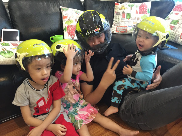 Mua 4 hộp IgYGate DC - PG để nhận mũ bảo hiểm chất lượng cho cả gia đình