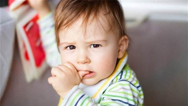 Các thói quen xấu gây lệch lạc răng ở trẻ 1